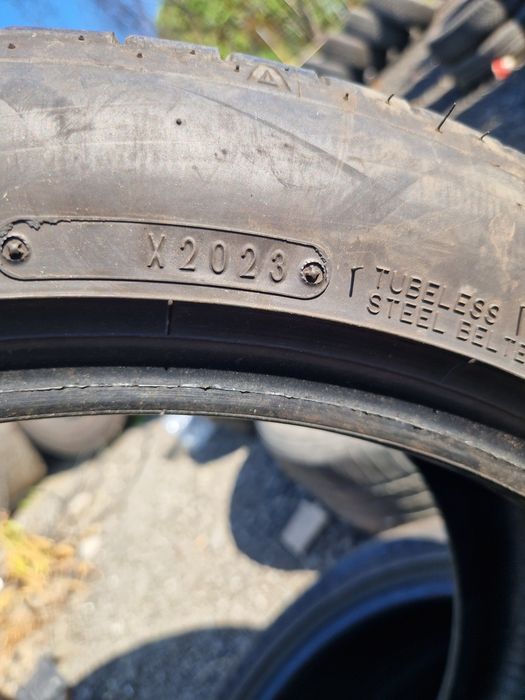 235 45 r19 dunlop