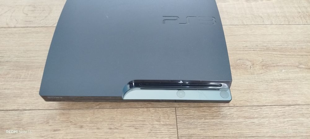 PS3 in stare buna, cu 4 jocuri și o maneta
