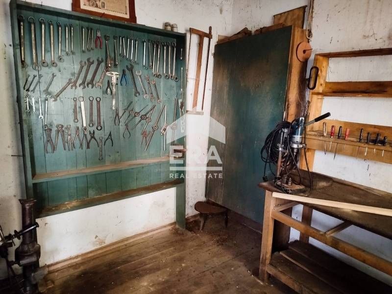 ЕКСКЛУЗИВНО! ЕРА ОСЪМ Ловеч предлага двуетажна къща в с. Лесидрен, Лов