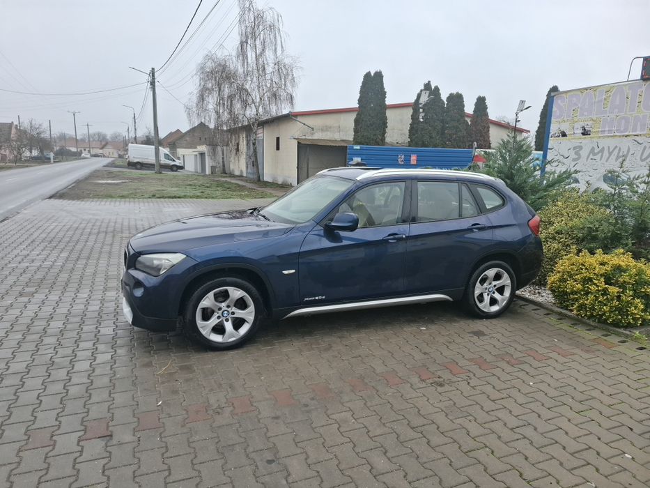 Vând BMW x1 ,automată