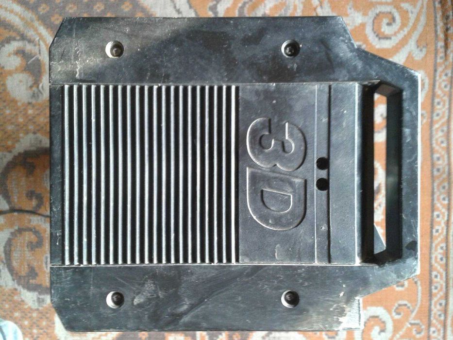 Продавам радиокасетофон Hitachi TRK -3D8E