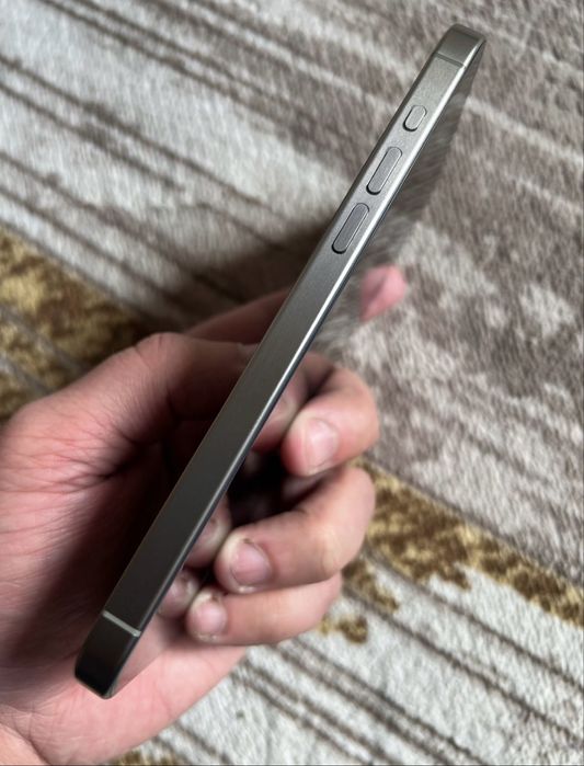 Iphone 15 pro max titan