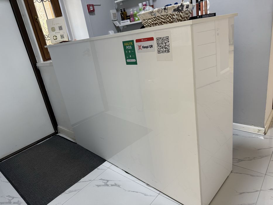 Ресепшн с рабочим столом б/у