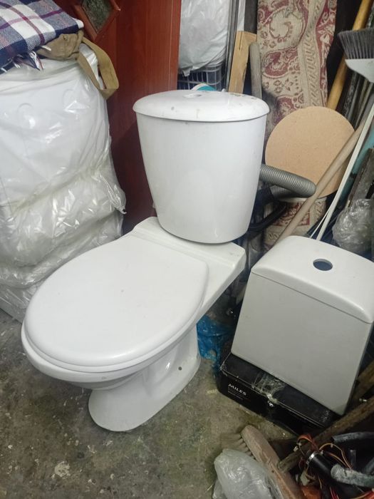 Продам унитаз срочно