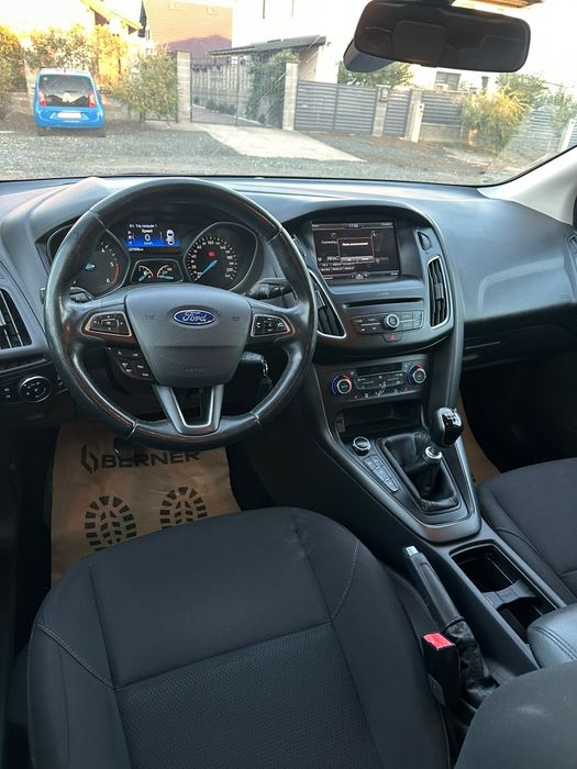 Ford Focus Facelift / Euro 6 Fara Ad-Blue / 1.5 Diesel / Parcare automata 360 Încălzire volan