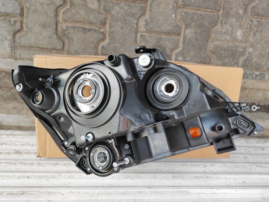 Фара Лексус RX 300