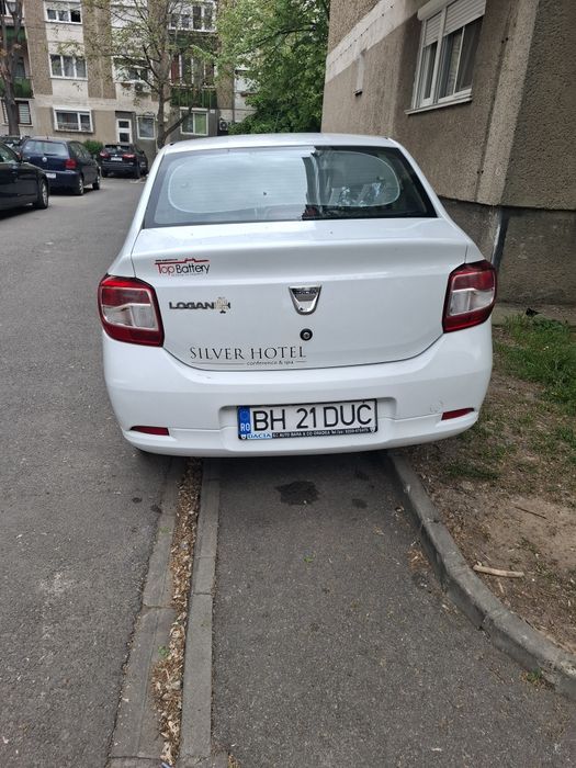 Vând dacia logan