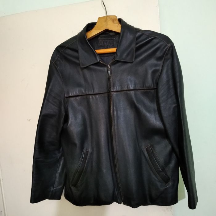 Продам кожаные куртки.