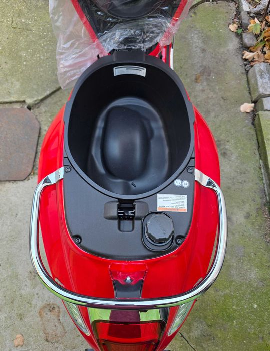 Vespa Primavera 125  2025 , NOU - 0 km, euro 5+, editie RED