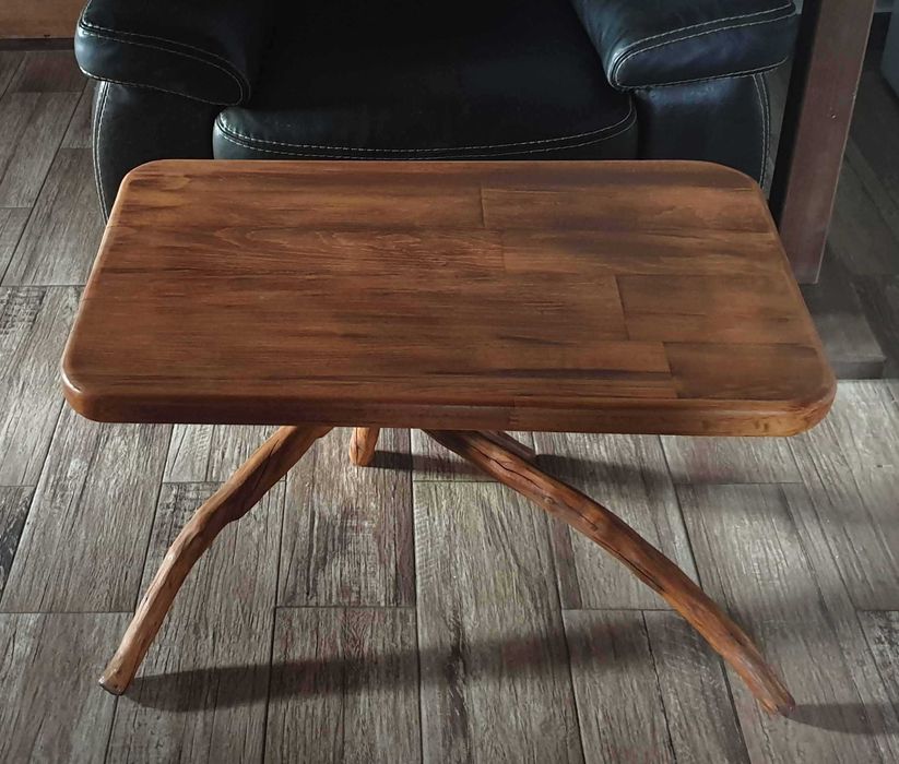 Masa cafea artizanala, lemn masiv