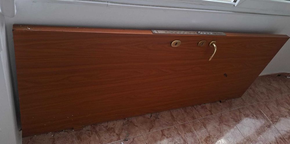 Ușă antiefracție masivă, 5 puncte închidere + ranforsare – foarte rezistentă