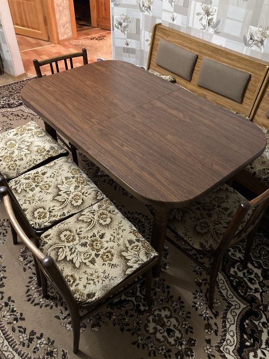 Стол и 5 стульев(дерево)