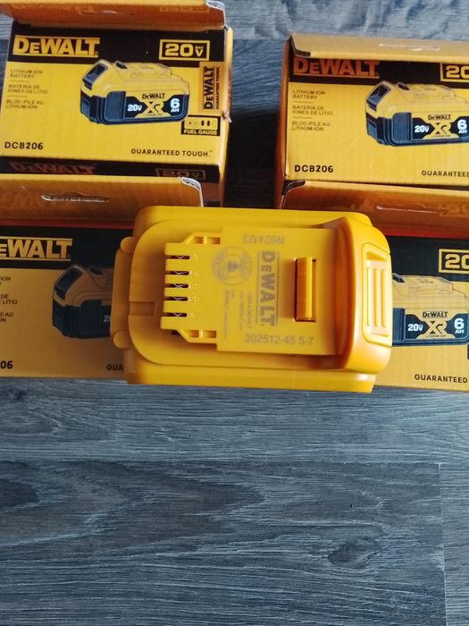 1 buc baterie DeWalt de 6 a nou