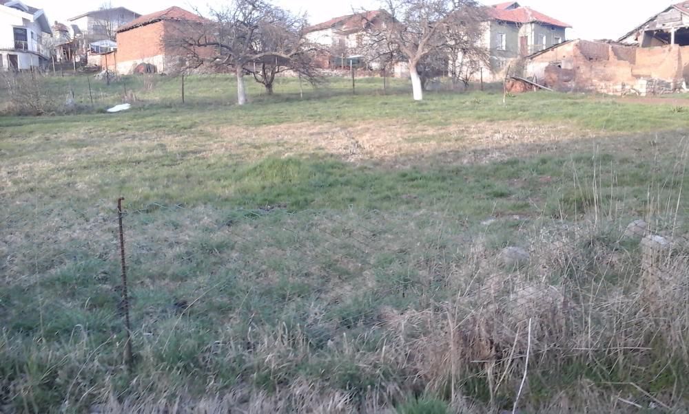 Продава се Парцел в с. Горни Окол, Област София-област - 700 кв.м за 44 €/кв.м - Снимка #2