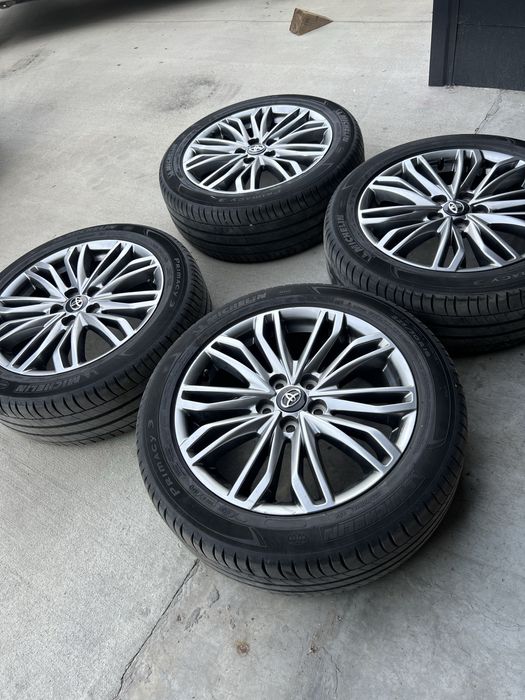 Джанти с гуми от Тойота Chr Hybrid 1.8 2022г
