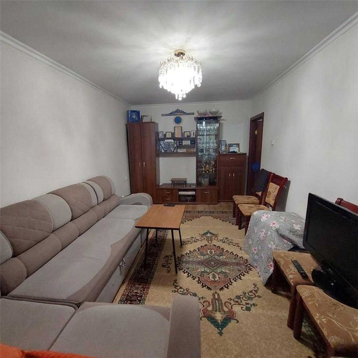 Продам 2 комнатную 4 микрорайон