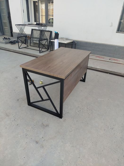 Рабочий стол из лофта