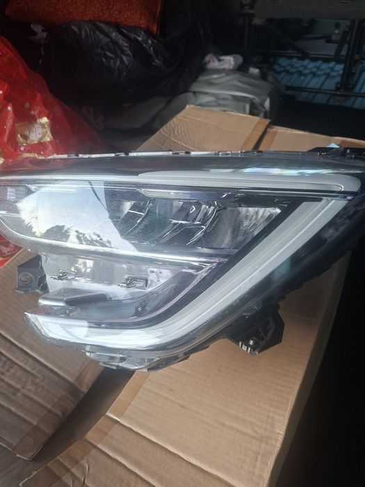 Far stânga de Renault arkana full led