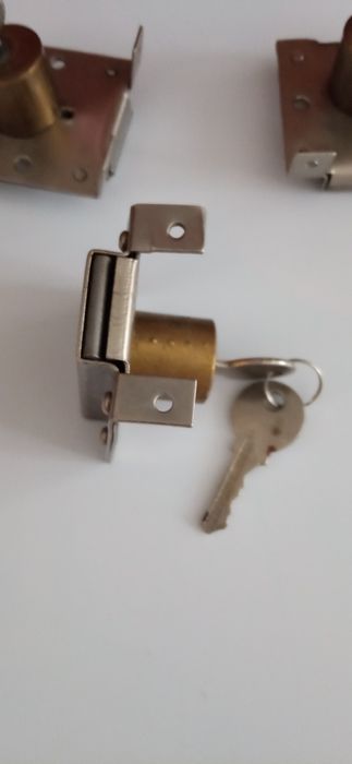 Нови бравички за шкаф