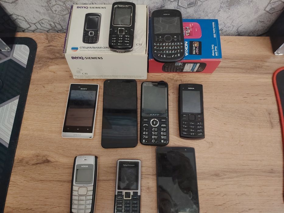 Telefonlar to‘plami sotiladi (9 dona)
