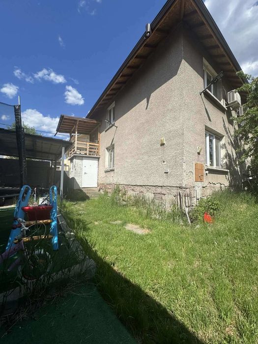 Продава къща гр Перник кв Ралица