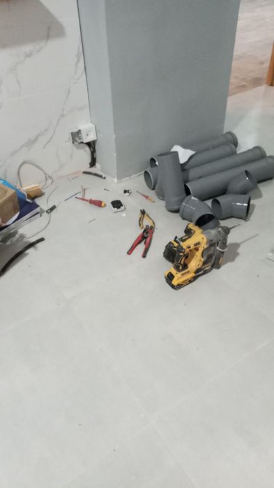 Instalator sanitar,termic.Electrician