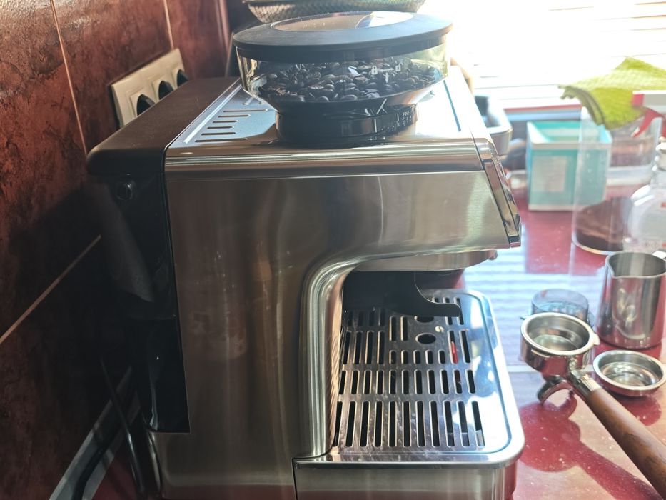 Finlux FEM-1935D
Нов модел на finlux. Купих я преди седмица и са направени 10 кафето но не е моята машина.
Цена:250 евро.
Нов модел на finlux. Купих я