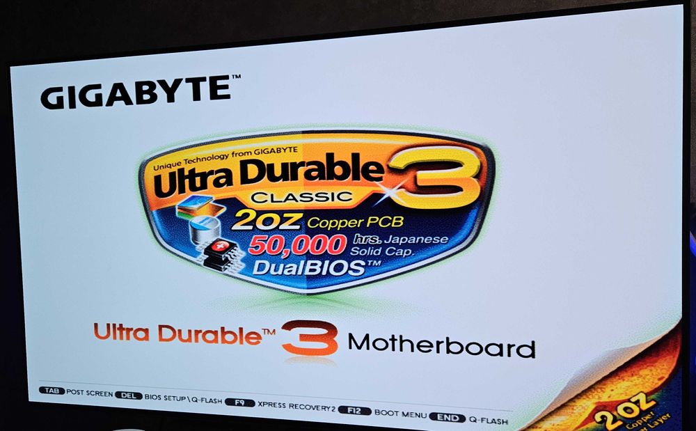 kit gaming retro Placa de baza Gigabyte EX58-UD3R, socket 1366 si procesor i7 920 2.6 ghz