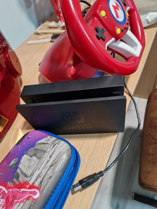 Nitendo switch complet plus volan