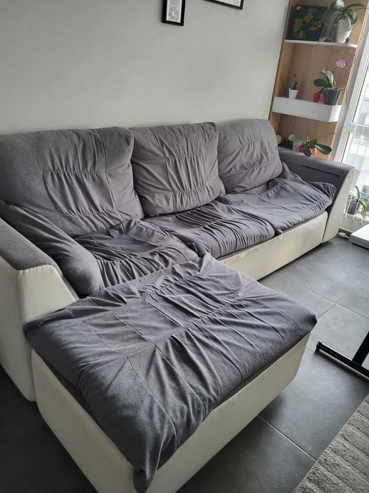 Ъглов диван с лежанка