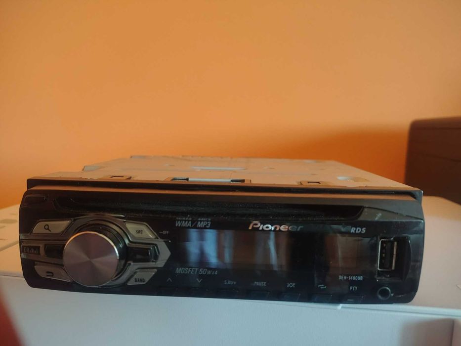 Pioneer DEH-1400UB – CD/MP3 авто радио с USB и AUX
