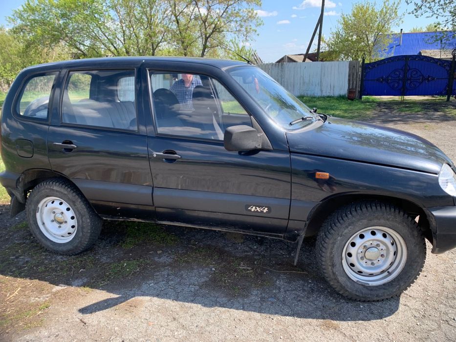 Нива Шевроле продам
