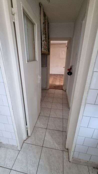Vindem 2 camere Maratei etaj 3