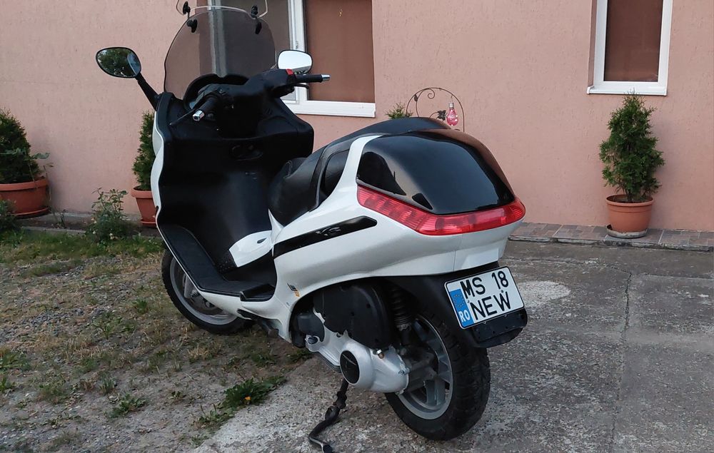 Piaggio X 8  2005