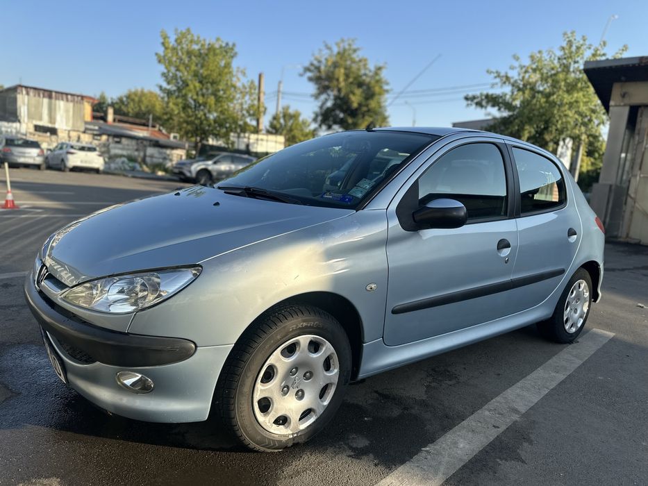 PEUGEOT 206
