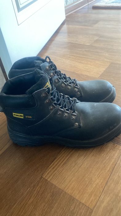 Продам зимние ботинки