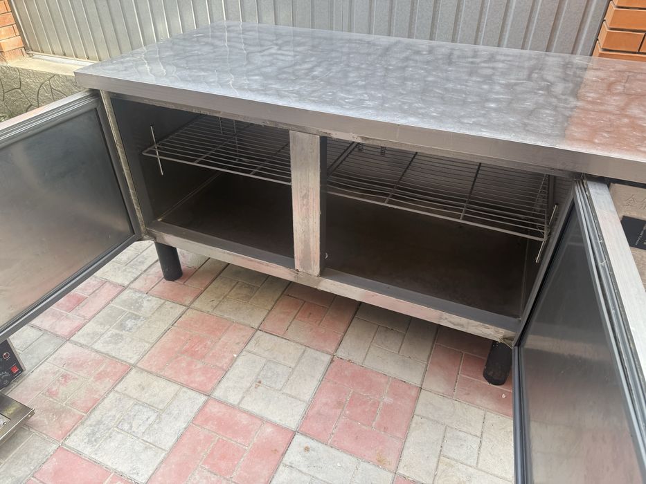 Холодильный стол