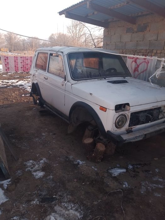 Нива на запчасти