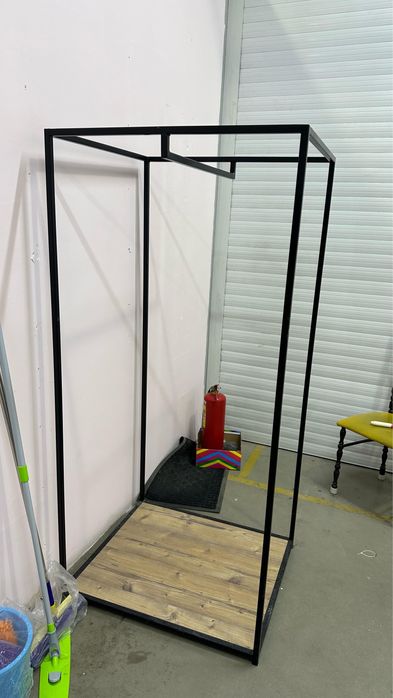 Вещалка для одежды и рейл для платье