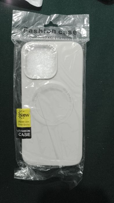 Vând huse de iphone