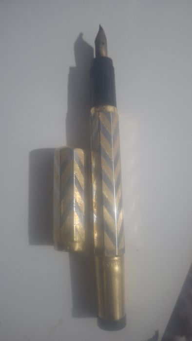 Vand Stilou aur 18k penița 14k