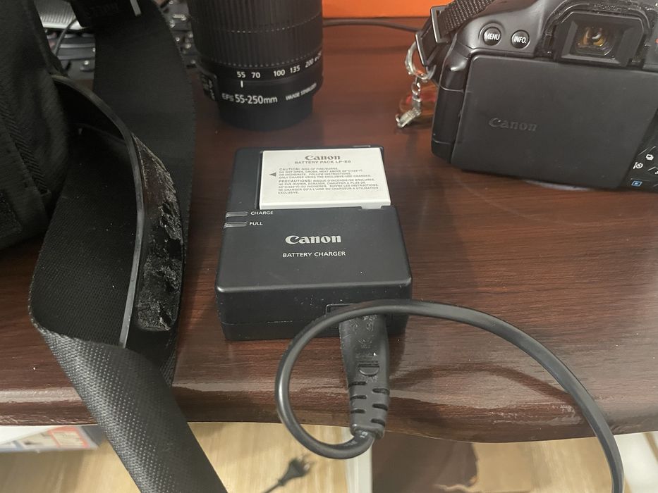Фотоаппарат Canon EOS 650D с двумя объективами