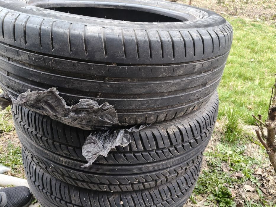 Vând 4 cauciucuri de vara 225/60 R18