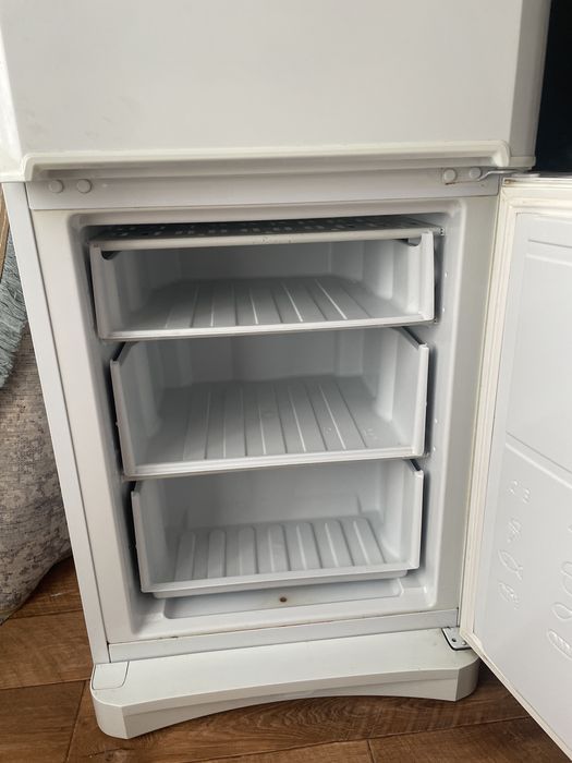 Продам холодильник