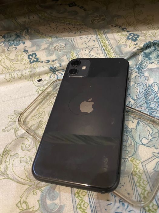 Iphone 11 64 гб .