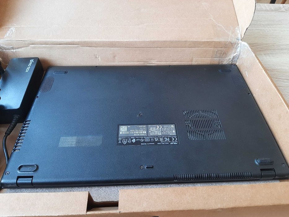 Laptop ASUS procesor gen 11 în cutie