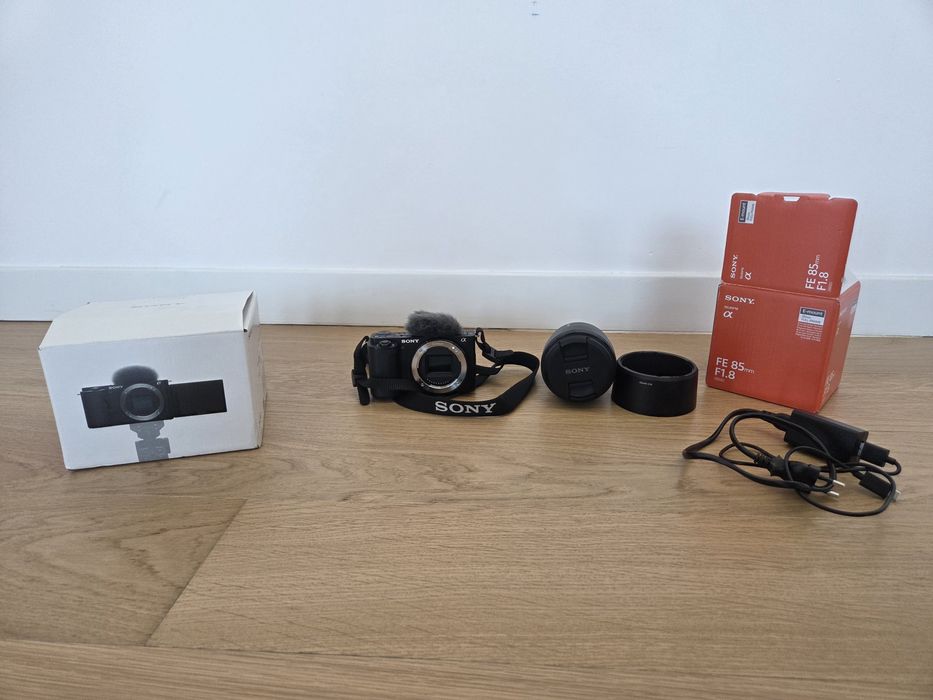 Sony ZV-E10 + Obiectiv Sony FE 85mm F1.8 - Pachet impecabil (Box / Doar 9.128 cadre)