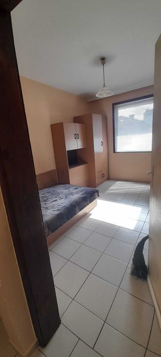 малък апартамент под наем в монолитна кооперация