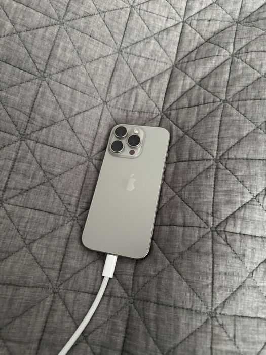 Iphone 15 pro 1Tb