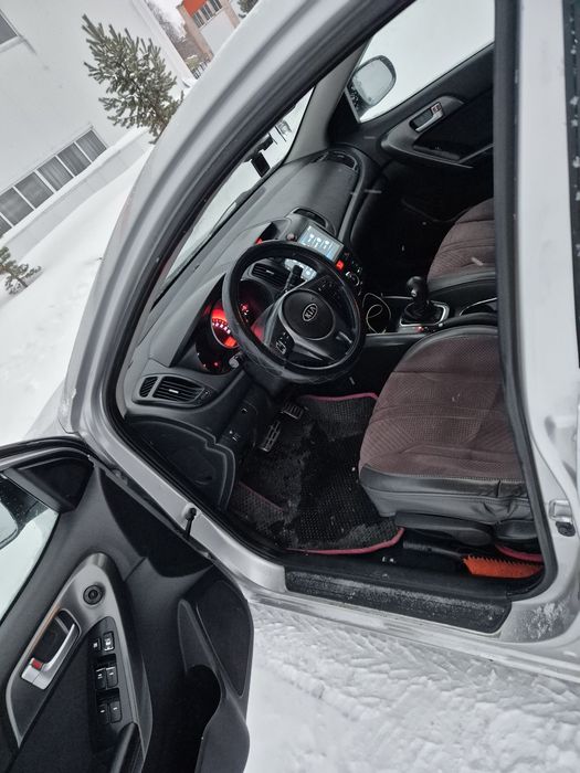 Продам киа серато 2011г  2.0л